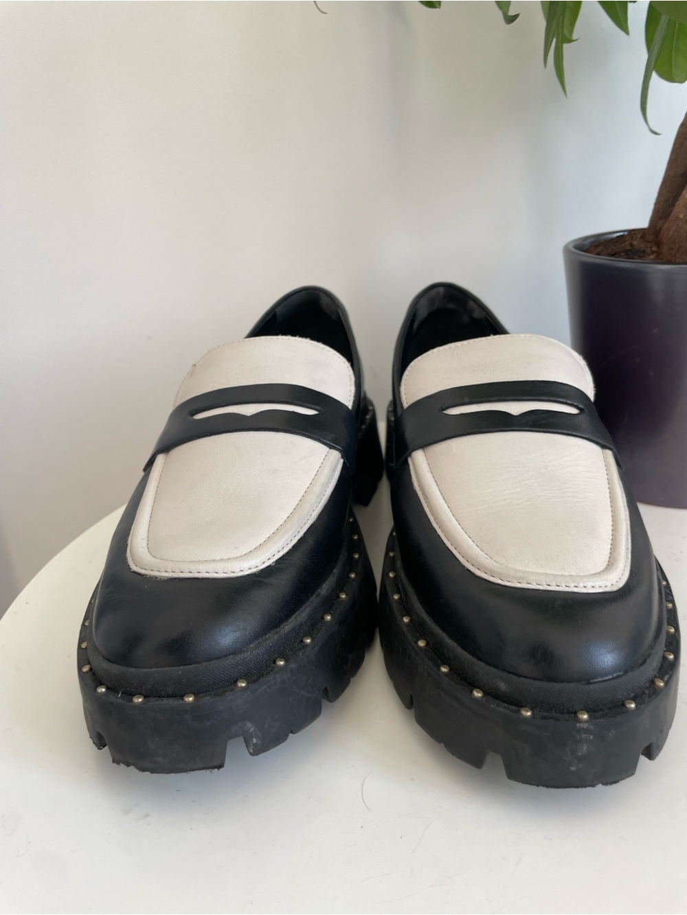 Women Size 9 Schutz Chunky Multicolor Christie Loafers Cream Black Tuxedo Shoes - Picture 6 of 9
